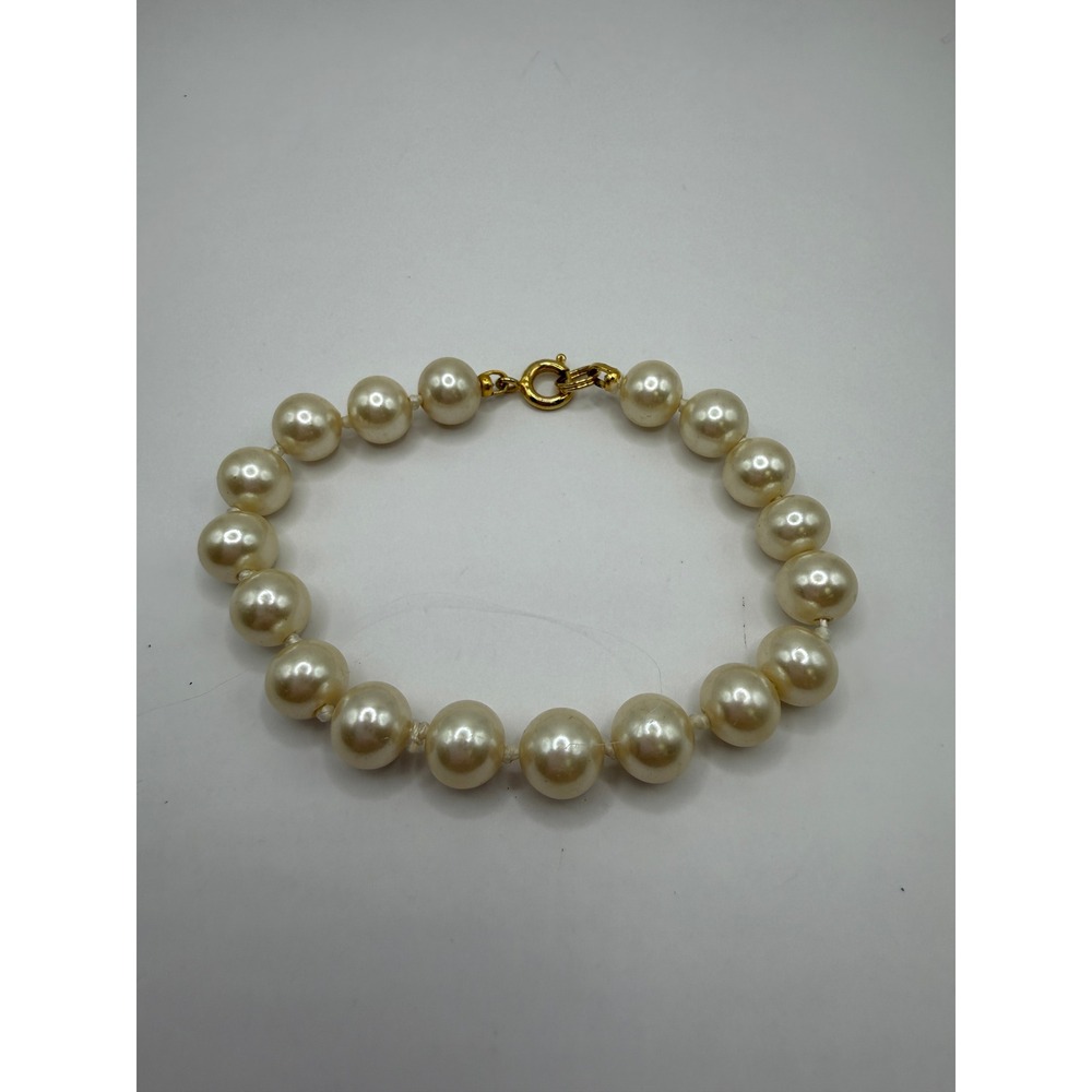Vintage Classic Faux Pearl Knotted Strand Bracelet Gold Tone Clasp Cream White